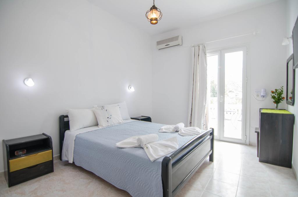 Hotel Delfini Mylopotas Exterior photo